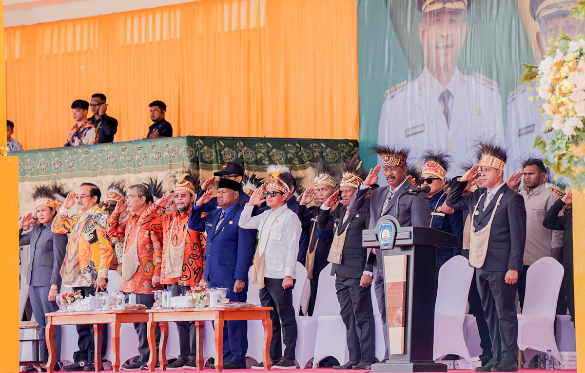 Kado “Jumbo” dari Menteri Bahlil untuk  HUT Teluk Bintuni